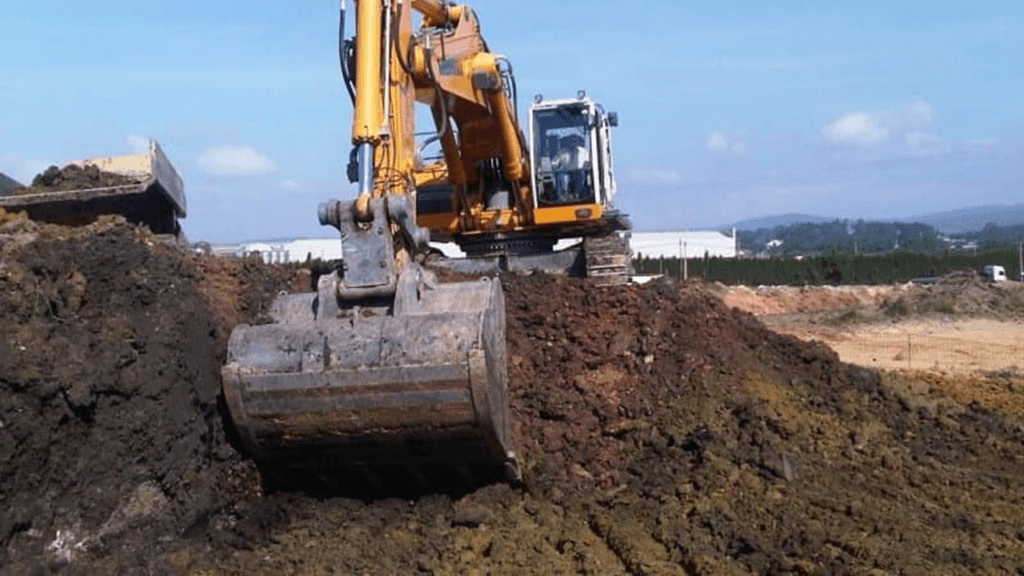 Expertos en Movimiento de Tierra: Excavación, Corte y Nivelación de Terrenos